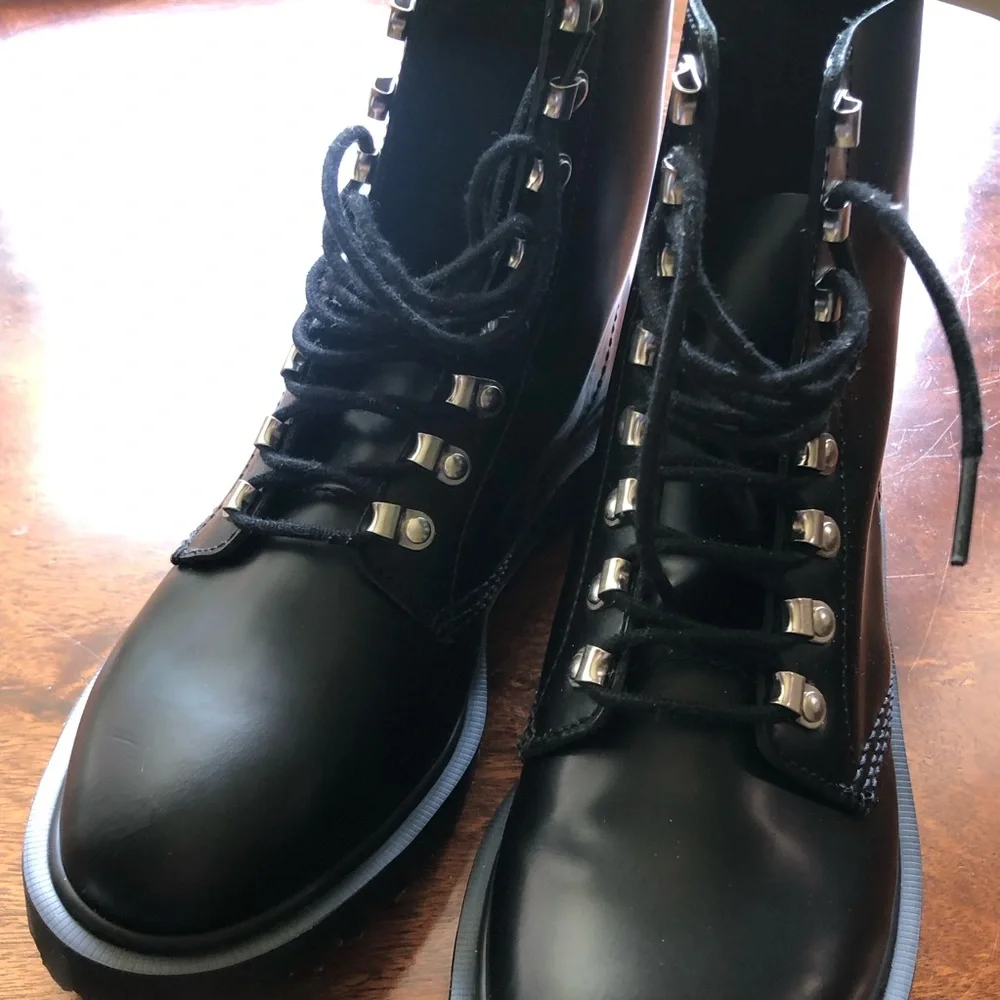 Dr. Martens Black Leather Asange Lace Boots US 8 UK 7